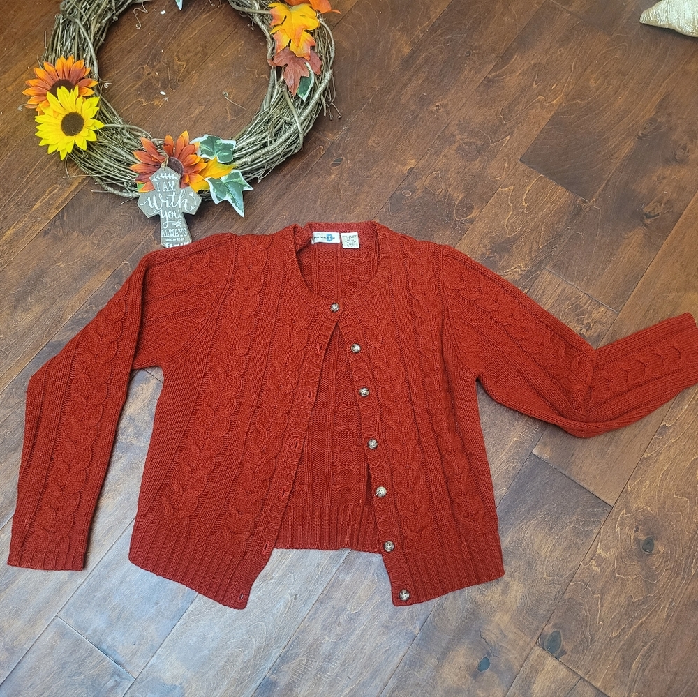 sweater - Picture 4 of 4